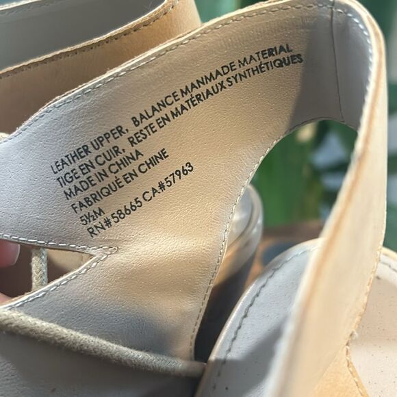 HINGE Drea Open Toe Leather Sandal, Size 5.5 - Picture 5 of 11